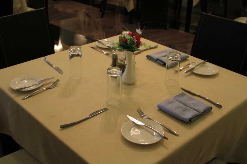 royal nick hotel