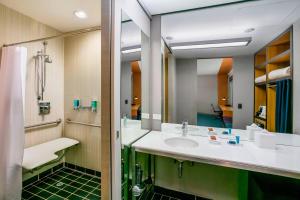 aloft bogota airport