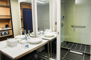 aloft bogota airport