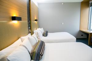 aloft bogota airport