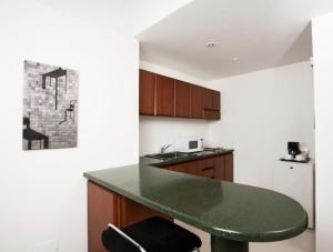 richmond suites hotel