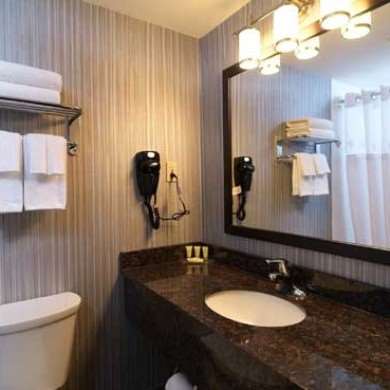 coast calgary downtown hotel and suites by apa