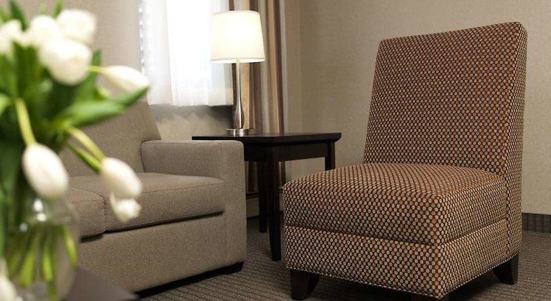 coast calgary downtown hotel and suites by apa