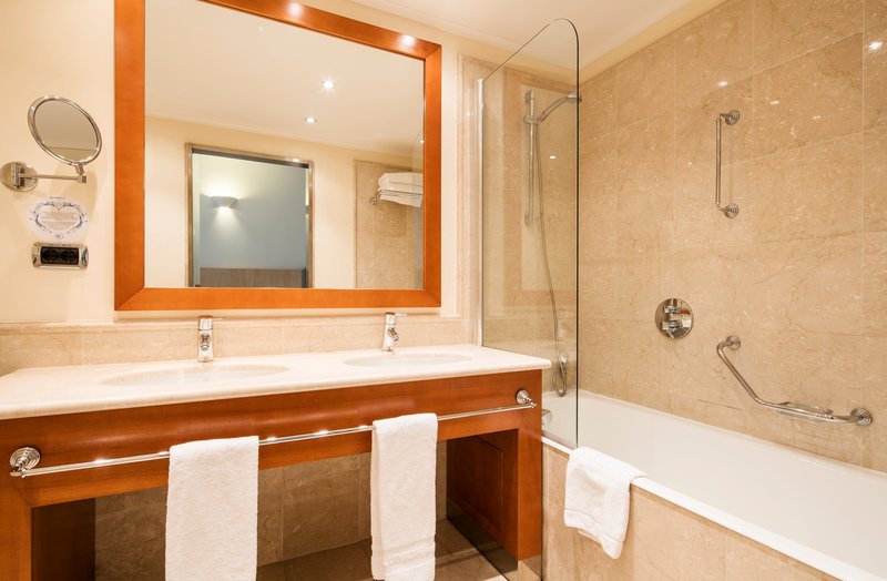 hotel ilunion aqua 4
