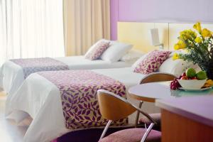 novelty suites hotel