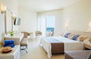 louis imperial beach