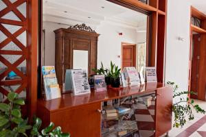 pyramos hotel