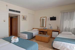 Kissos Hotel,Tombs Of The Kings>>Paphos,3 star