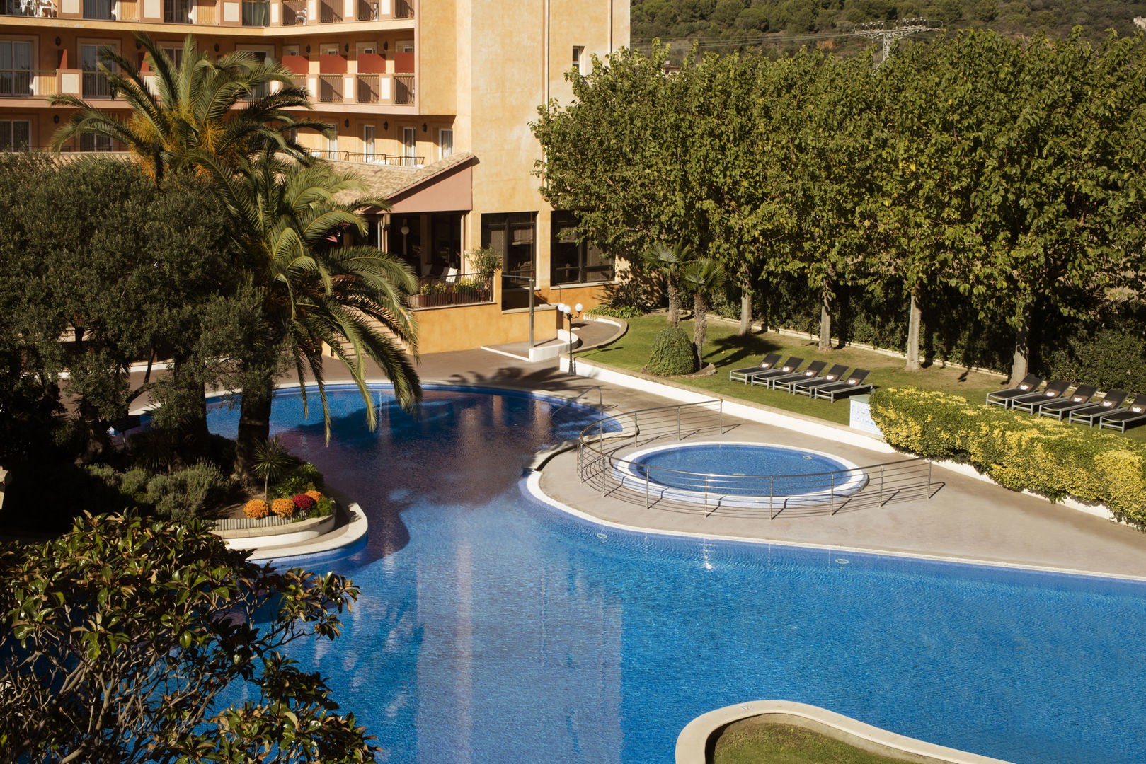luna club hotel yoga and spa 4sup