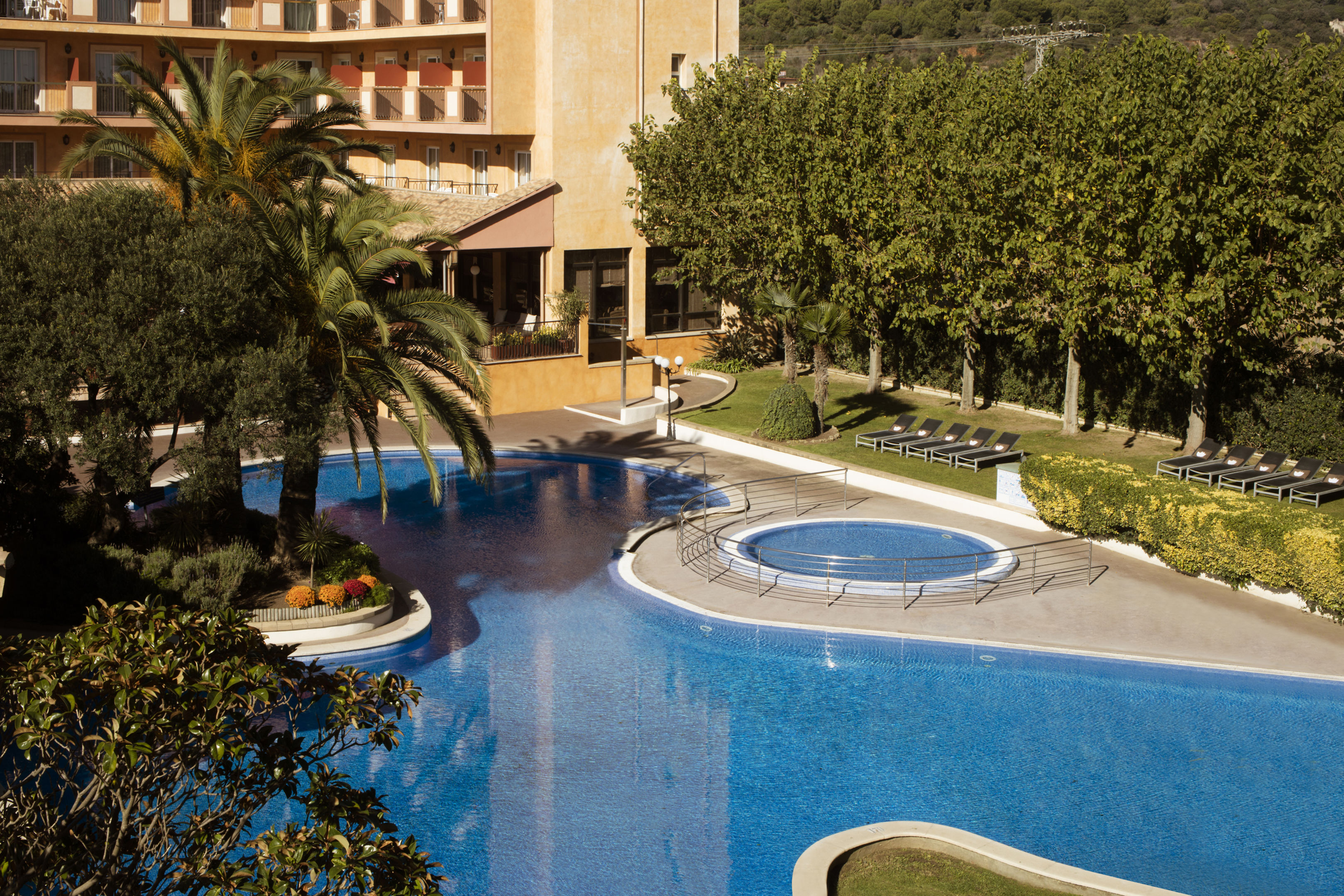luna club hotel yoga and spa 4sup