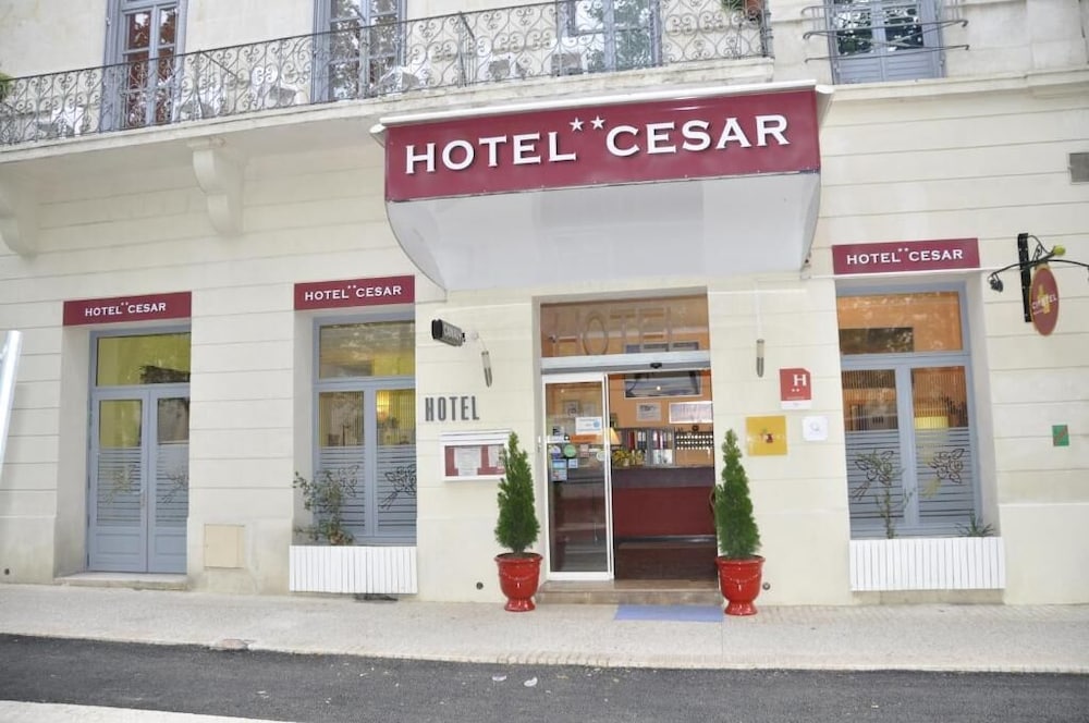 sarl hotel cesar