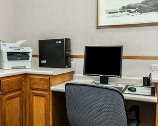 Econo Lodge & Suites Grand Rapids Airport,Grand Rapids>>Cascade,2 star