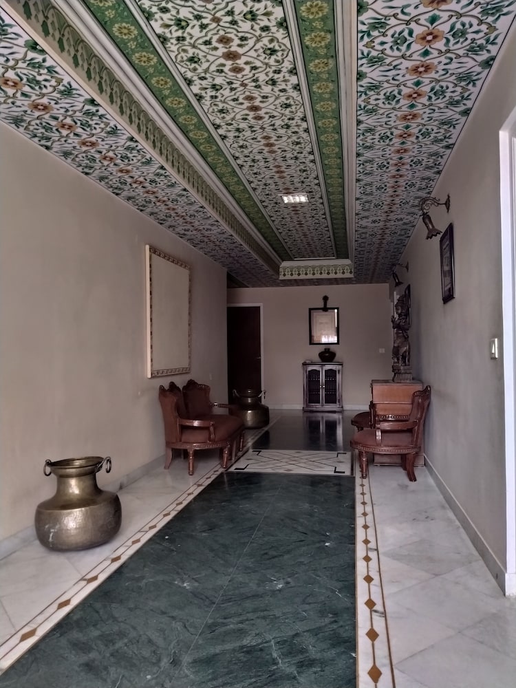 anuraag villa
