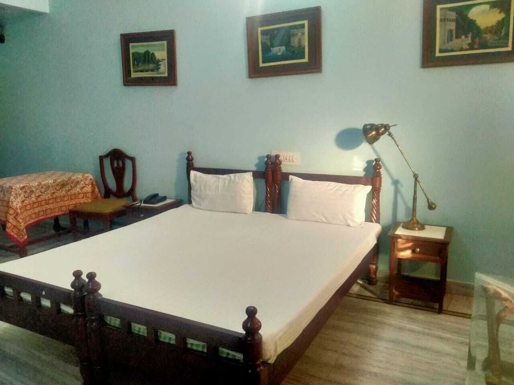 anuraag villa