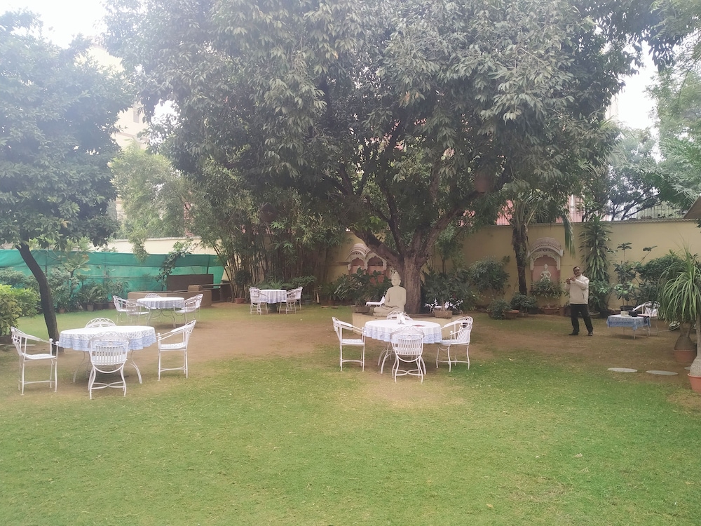 anuraag villa
