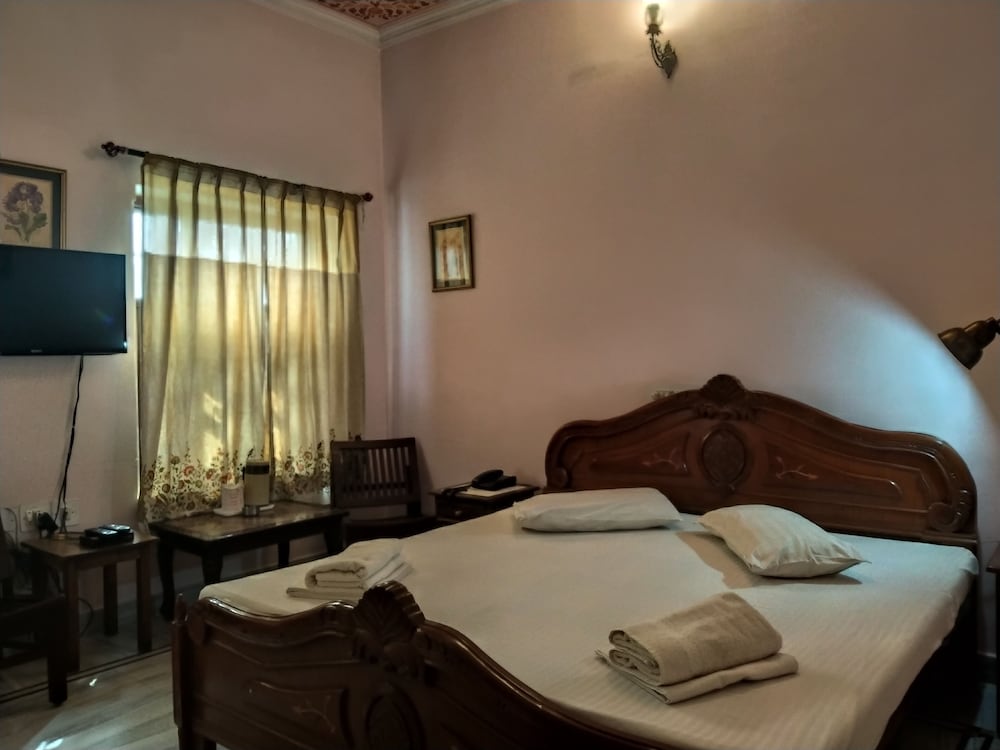 anuraag villa