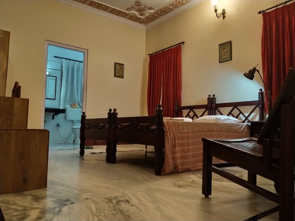 anuraag villa