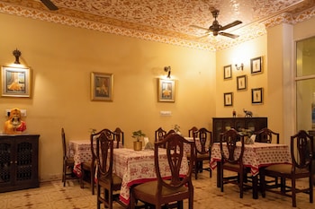 anuraag villa