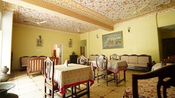 anuraag villa