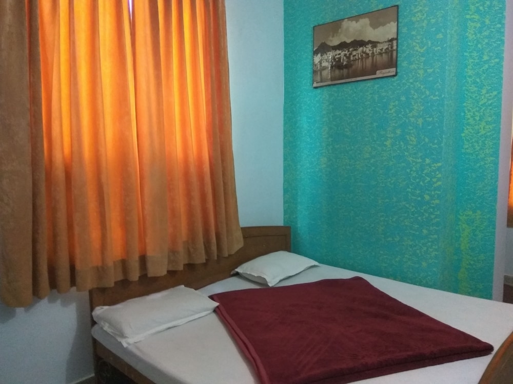 hotel ganga kripa