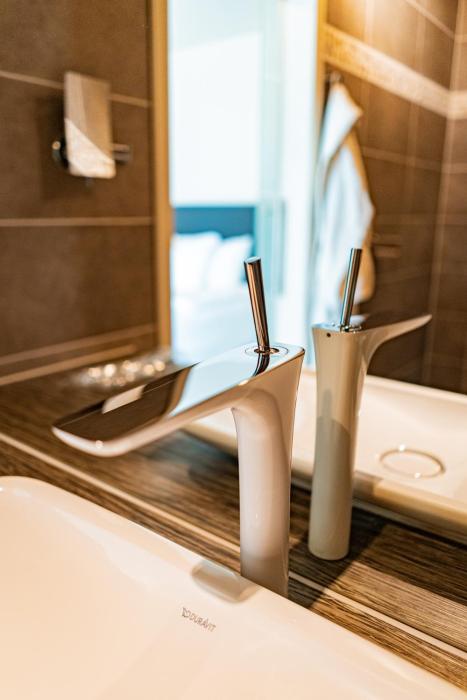 abalona hotel and apartments