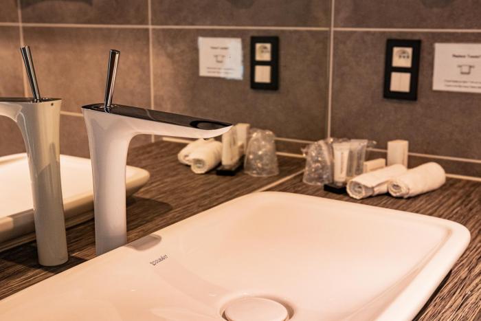 abalona hotel and apartments