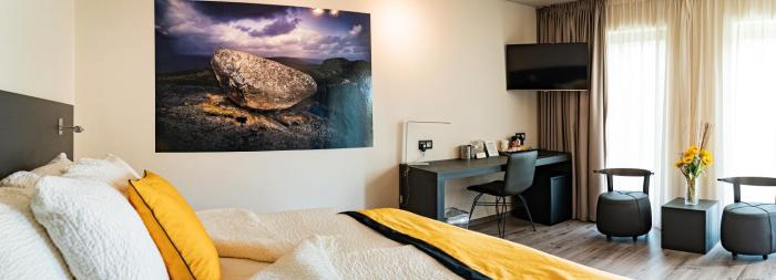 abalona hotel and apartments