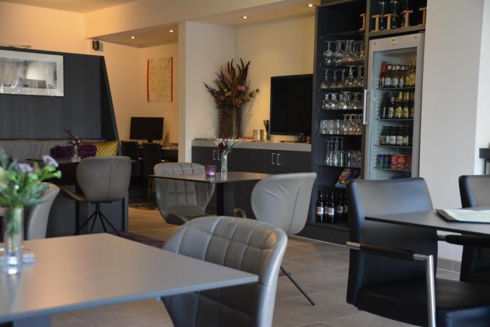 abalona hotel and apartments