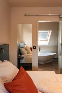 abalona hotel and apartments