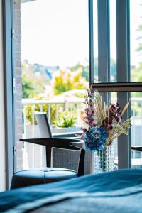 abalona hotel and apartments