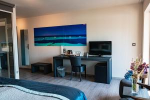 abalona hotel and apartments