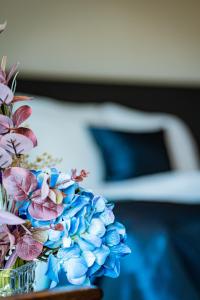 abalona hotel and apartments