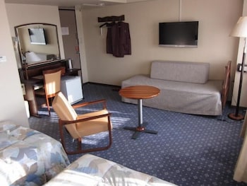 hotel new station
