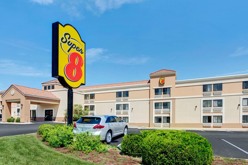 super 8 by wyndham wichita east