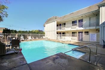 residence inn by marriott milwaukee brookfield at poplar creek