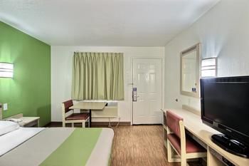 residence inn by marriott milwaukee brookfield at poplar creek