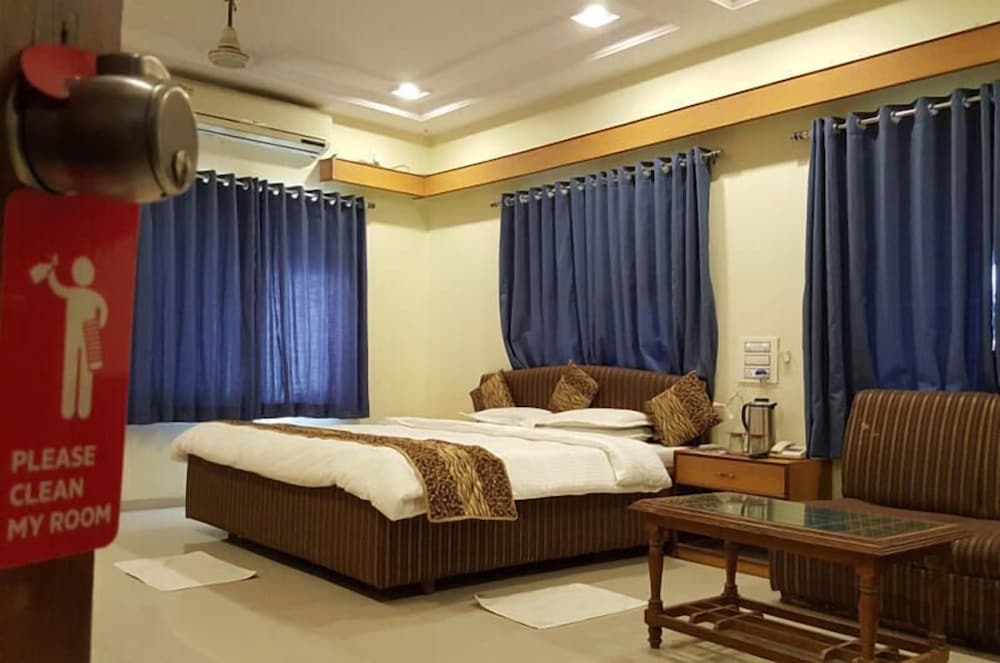 hotel riviera executive