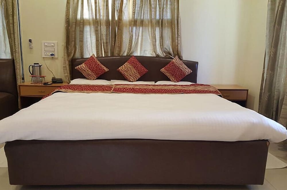 hotel riviera executive