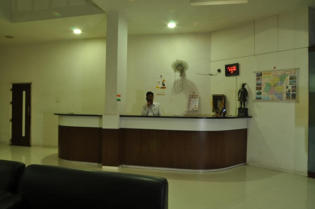 hotel riviera executive