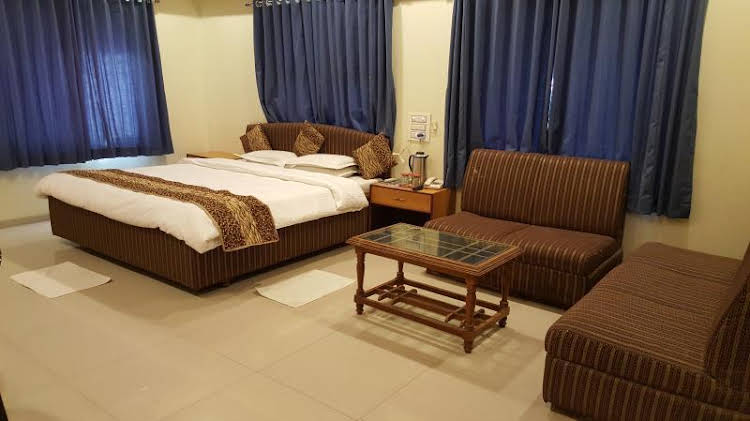 hotel riviera executive