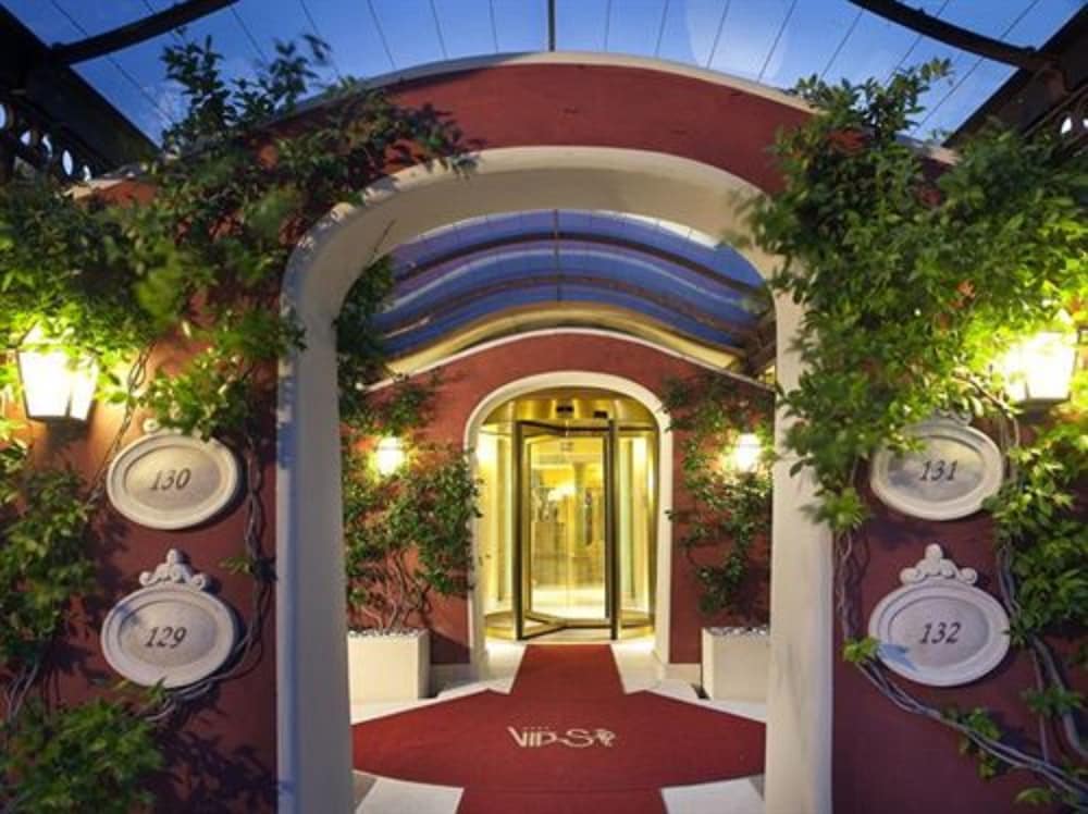vips motel luxury accommodation and spa
