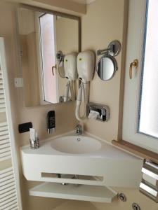 hotel clarin 14 by dori