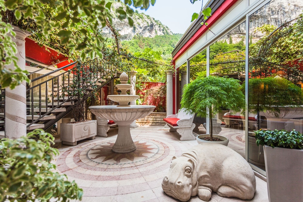 hotel continental tonelli hotels