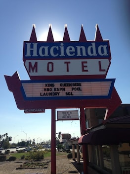 hacienda motel