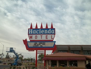 hacienda motel