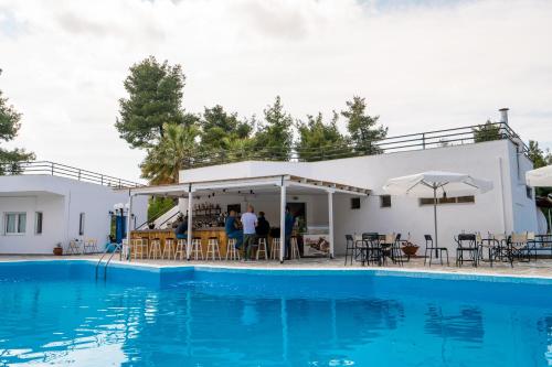 theo bungalows kriopigi