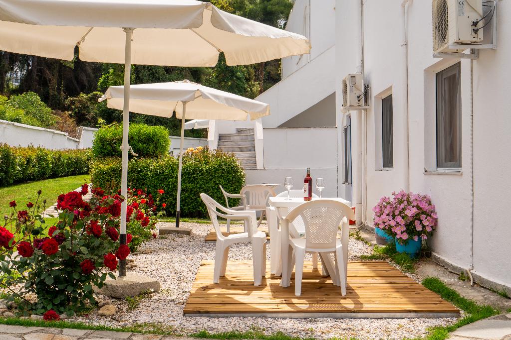 theo bungalows kriopigi