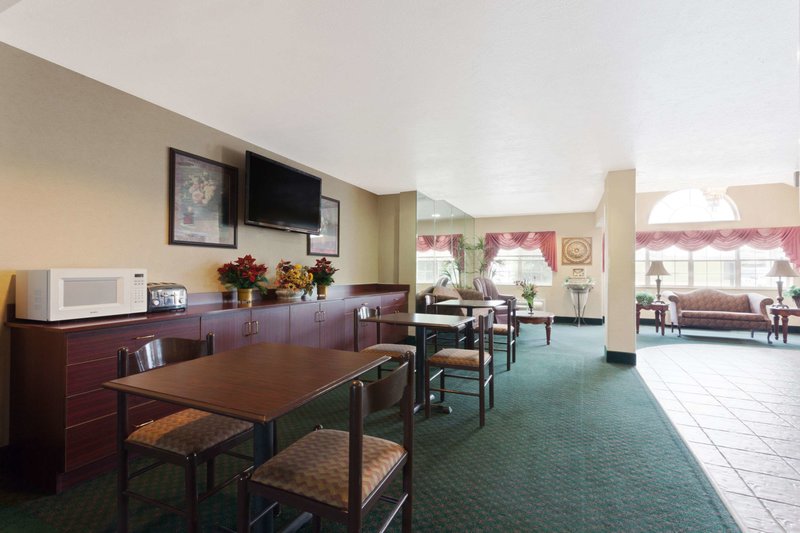 microtel inn and suites by wyndham brandon