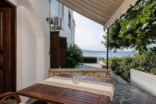 alianthos suites