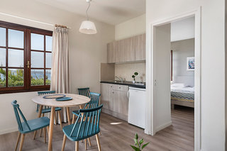 alianthos suites